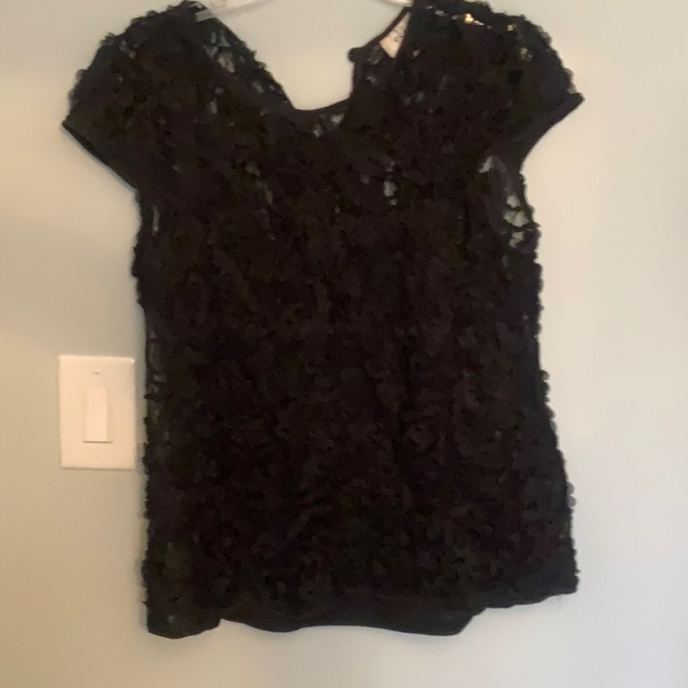 ECI NEW YORK LACE BLOUSE OVER SOLID BLACK CAMISOLE XL